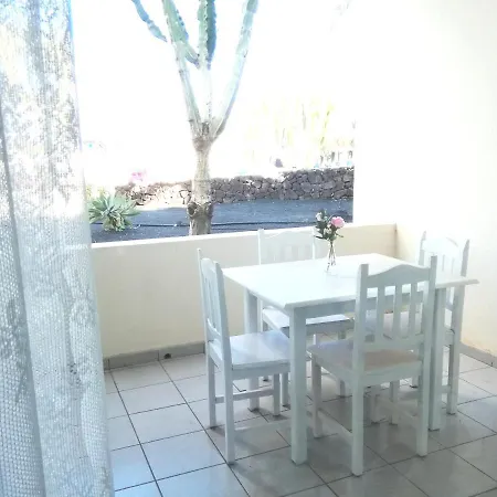 Playa Roca Cosy Studio - Seafront Pool Complex