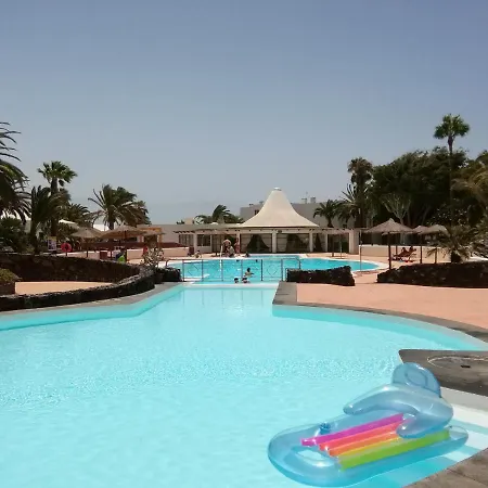 Playa Roca Cosy Studio - Seafront Pool Complex Costa Teguise