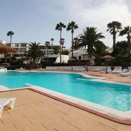 Playa Roca Cosy Studio - Seafront Pool Complex Apartment *