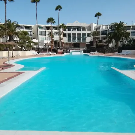 Playa Roca Cosy Studio - Seafront Pool Complex Apartment Costa Teguise