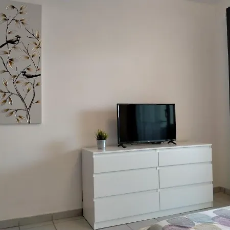 Apartment Playa Roca Cosy Studio - Seafront Pool Complex *